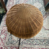Wicker basket on foot fabric inner covering