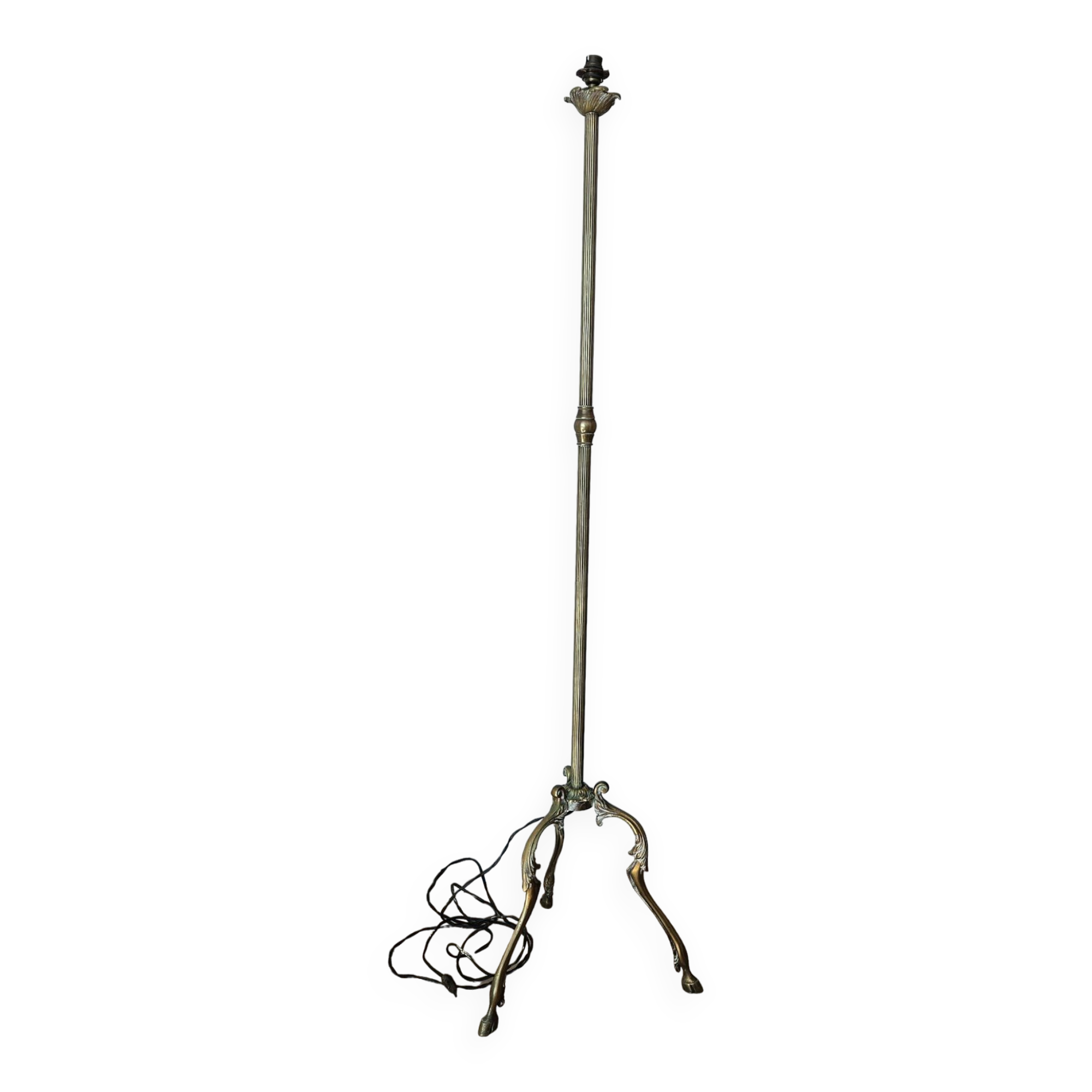 Tripod floor lamp base