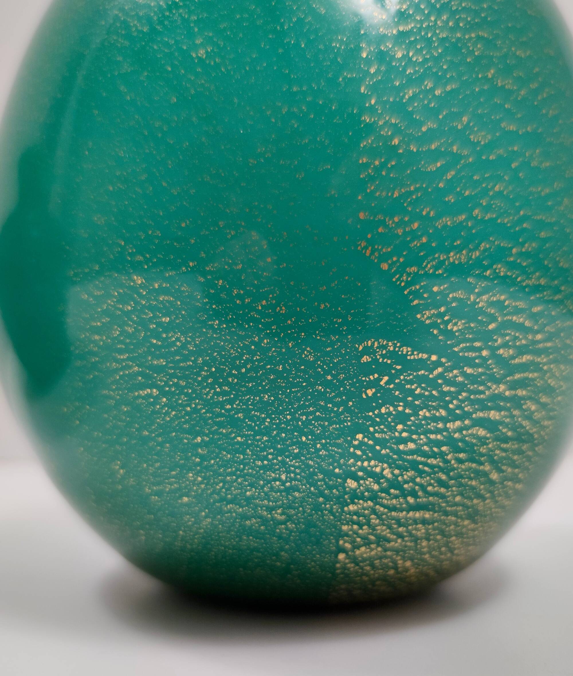 Green Cased Alga Glass Vase with Gold Leaf by Tomaso Buzzi for Venini