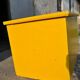 Grande commode coffre de ferme jaune en pin peint - Hongrie années 1940, style rustique