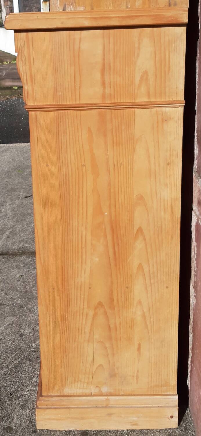 Pine bookcase (251 x 49 x height 288 cm)