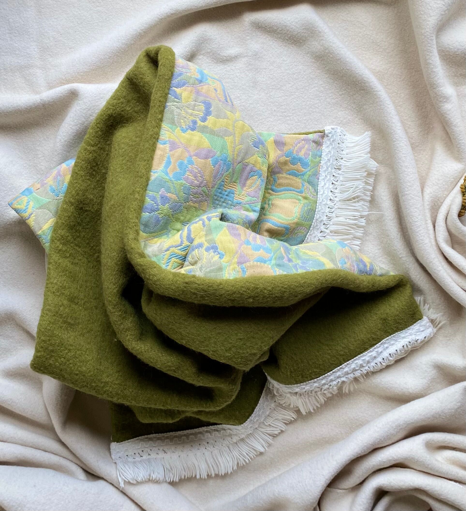 Bedspread - throw with fringes