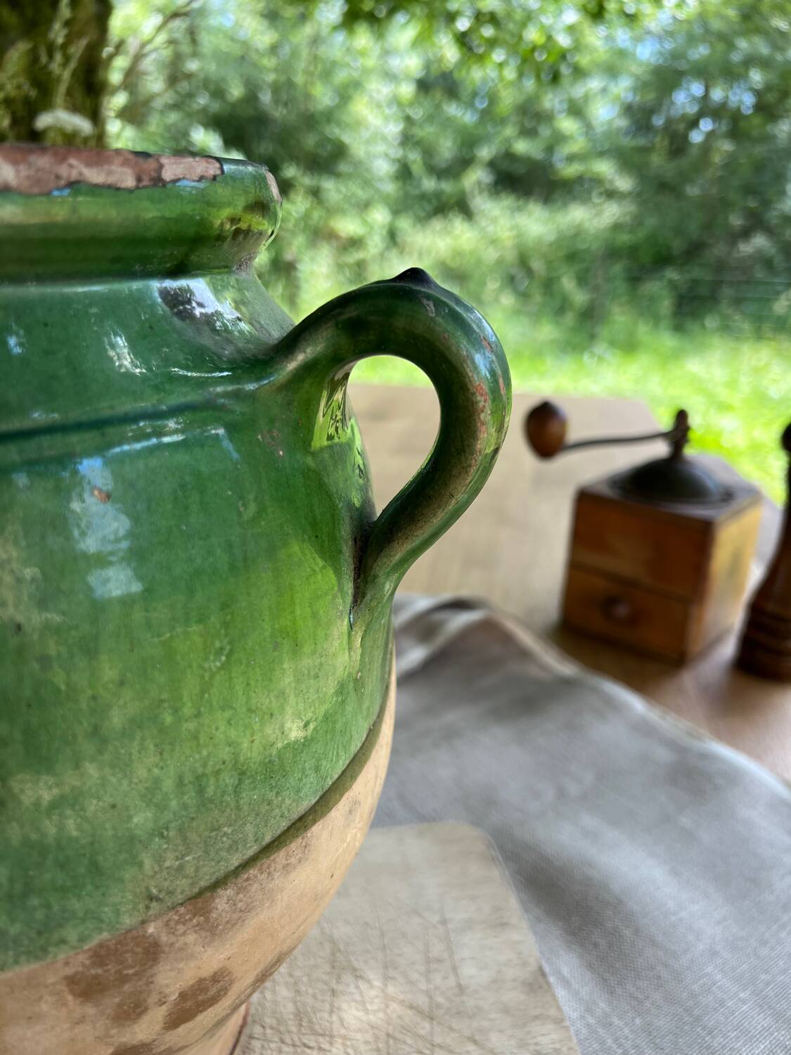 Glazed green confit pot