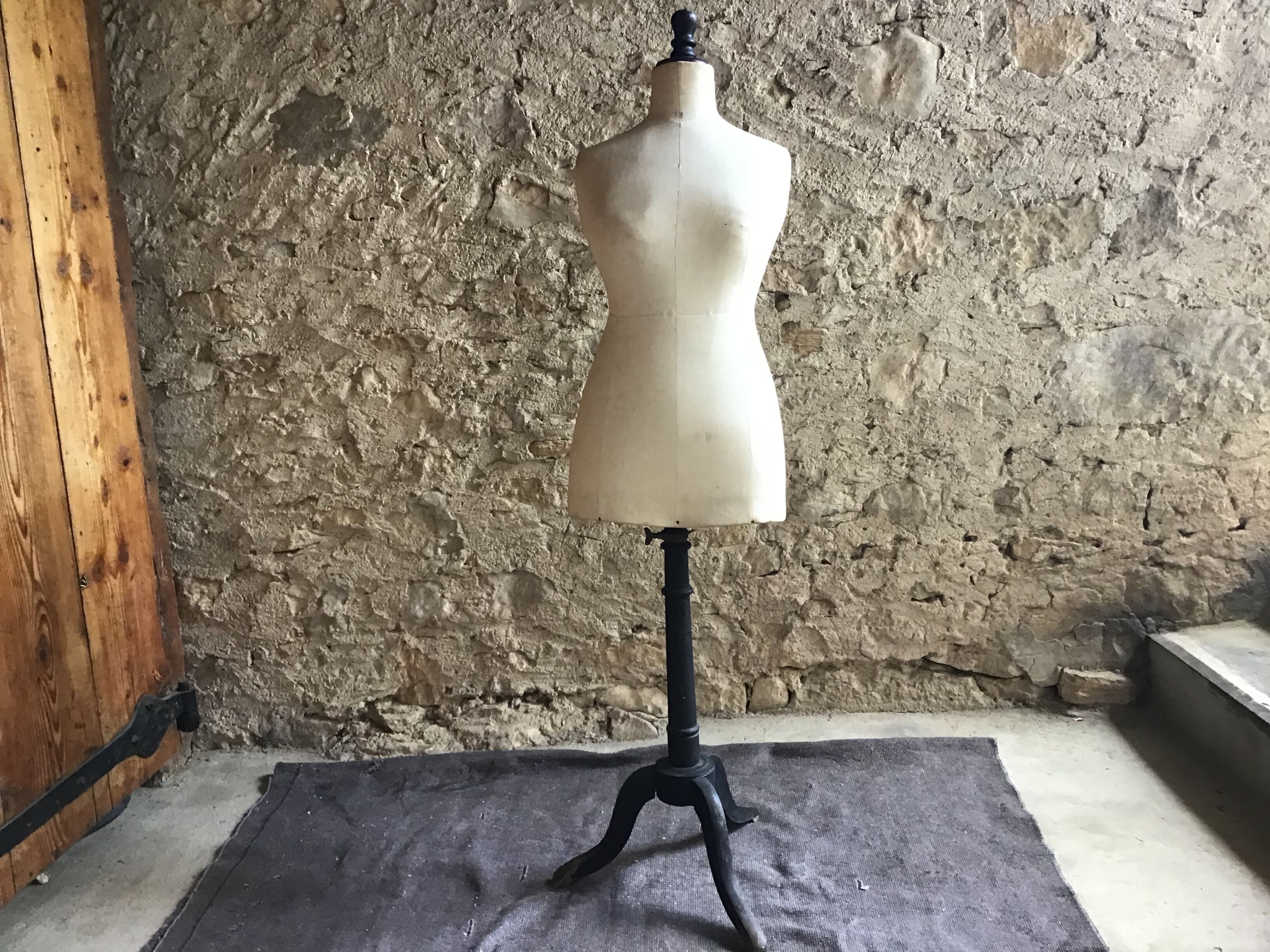 Seamstress mannequin