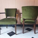 Paire de bridges en velours vert et bois foncé