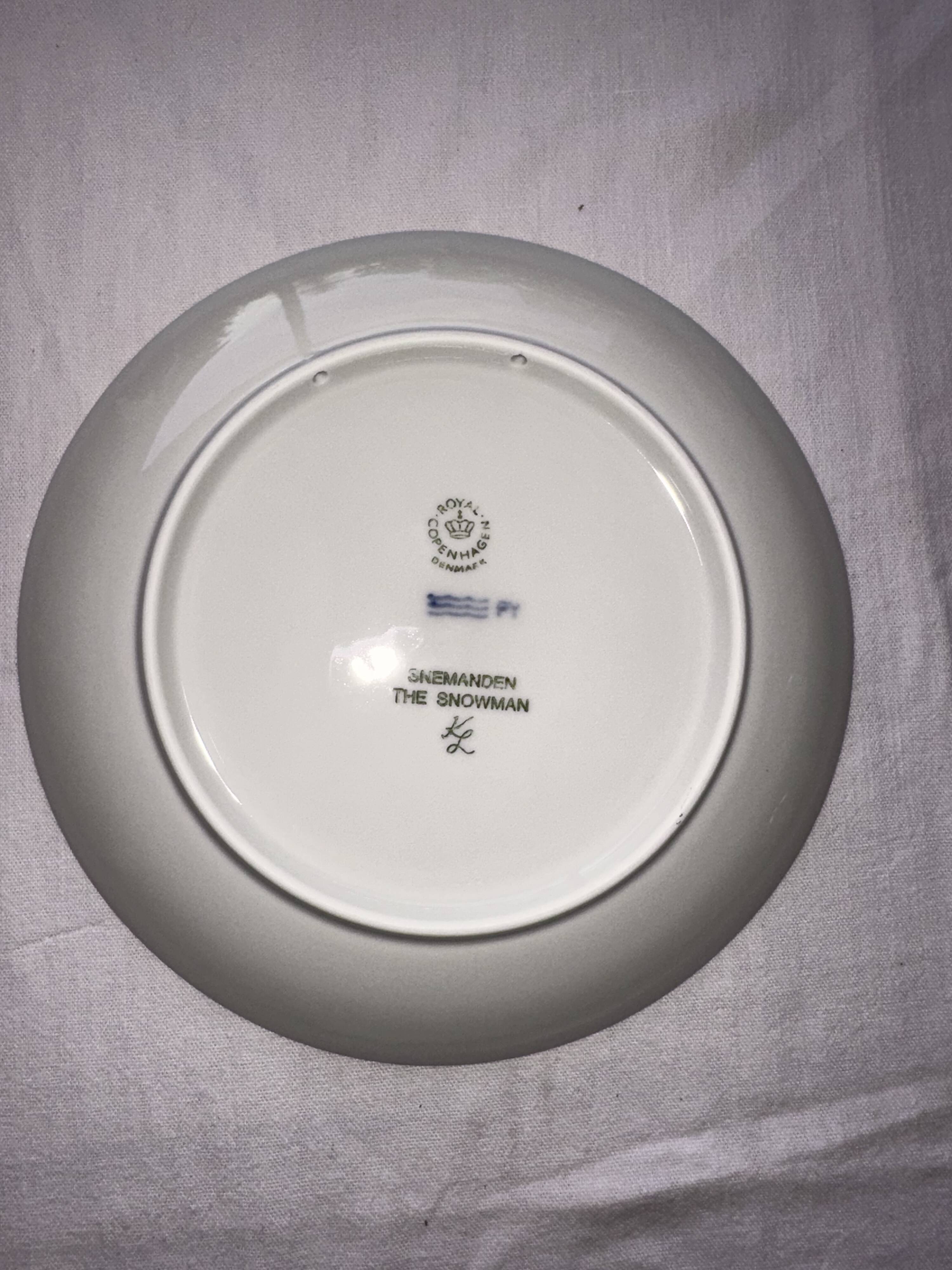 Royal Copenhagen porcelain Christmas plate 1985