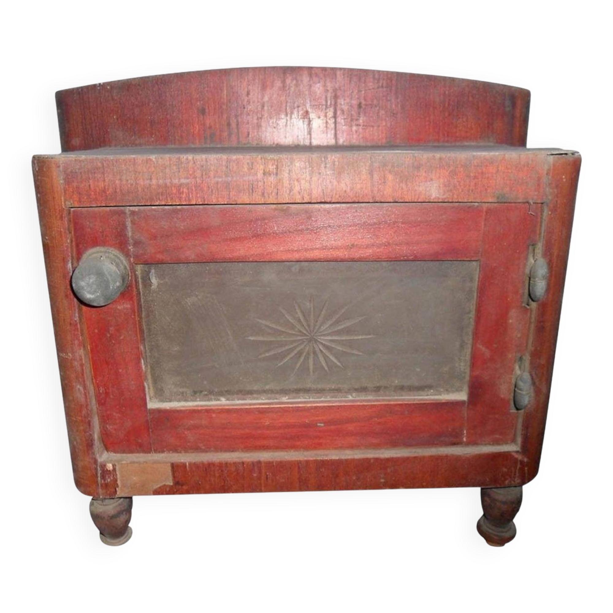 Petit cabinet antique hongrois en bois peint rouge et verre gravé, patine d'origine