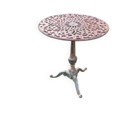 Pedestal table