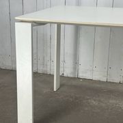 Table Four de Ferruccio Laviani pour Kartell – blanche