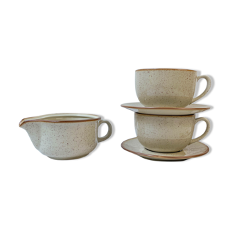 2 Bowls, under cups and tulowice speckled sandstone pourer