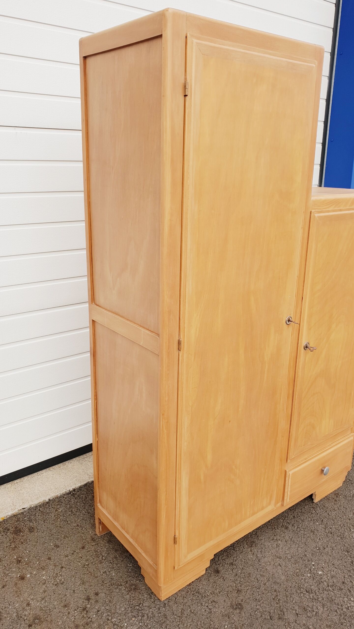 Vintage asymmetric cabinet