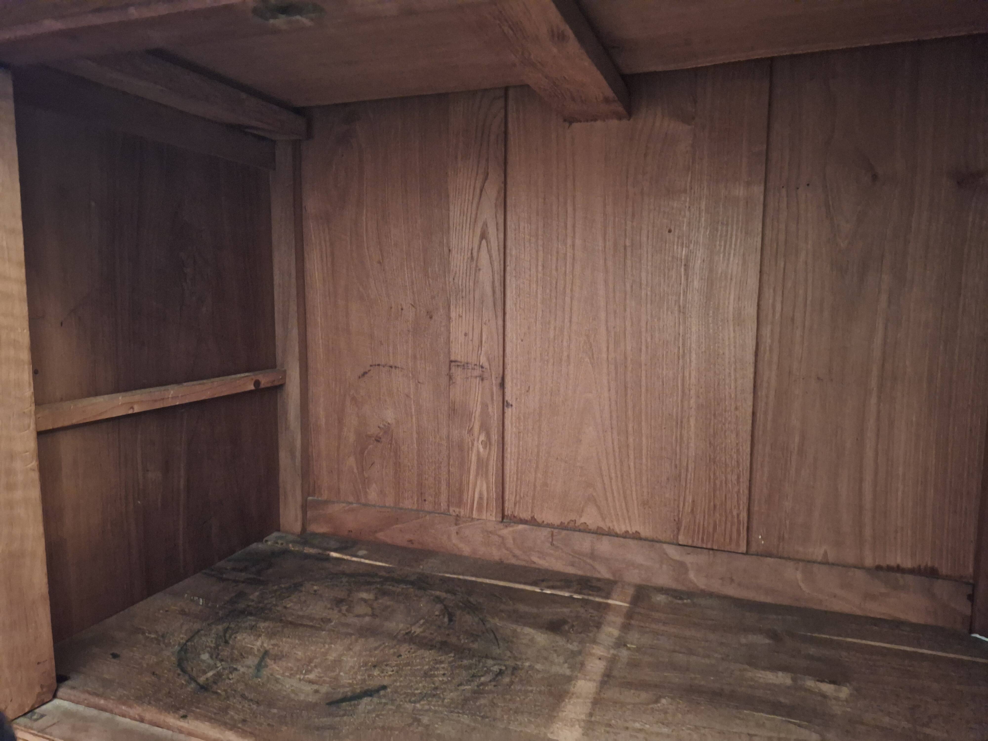 Ancien meuble de salle de bain avec marbre