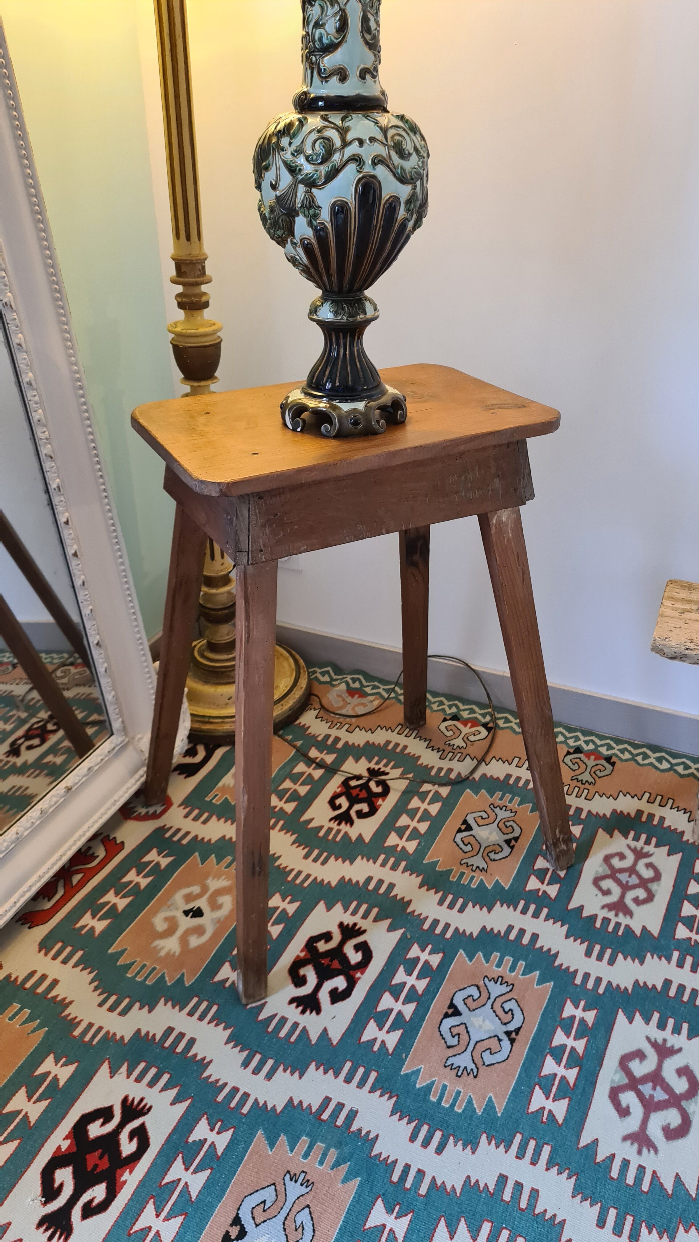 Country harness in solid wood