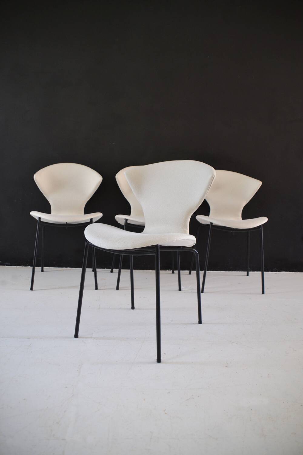 4 chaises modèle 18 – Genevieve Dangles et Christian Defrance