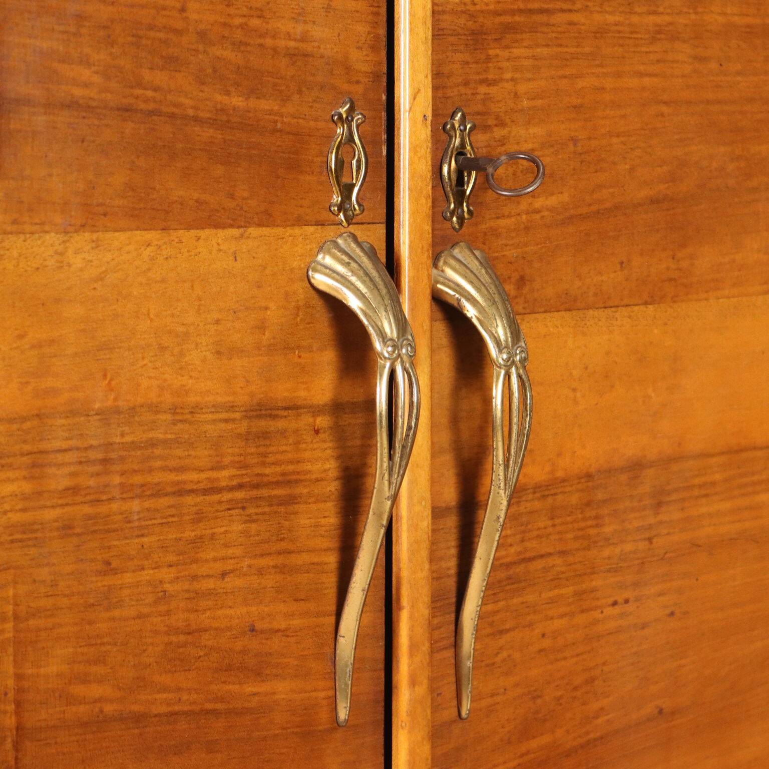 Wardrobe cabinet from the 1940s