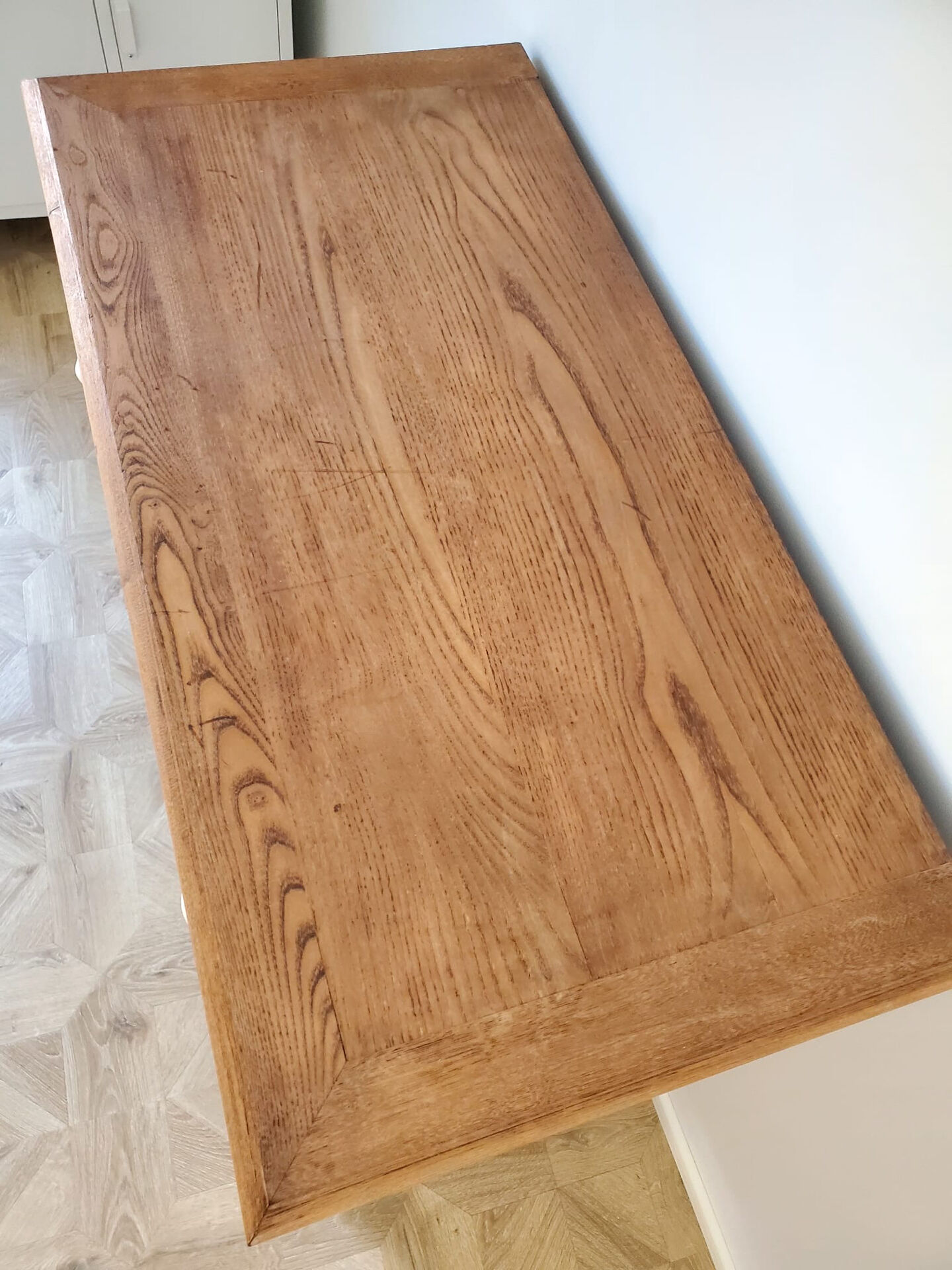 Solid wood chest of drawers