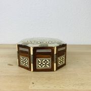 Boîte à bijou marqueterie de nacre vintage
