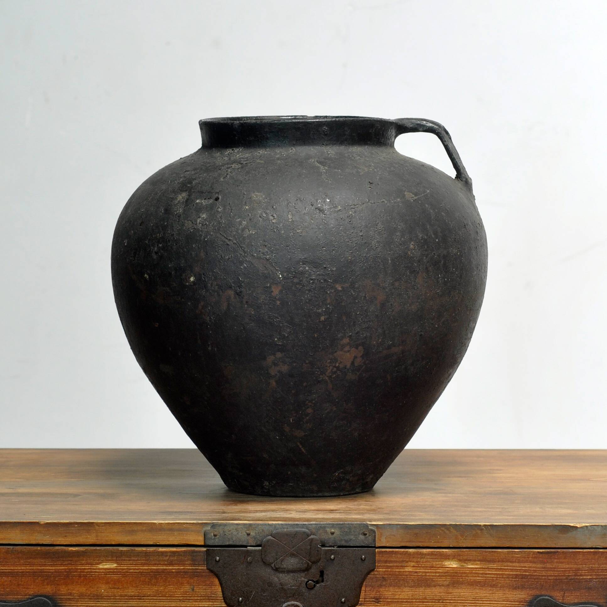 Antique earthenware pot from Moldova, circa 1850