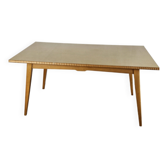 Table à manger des années 1950 en érable avec bord travaillé