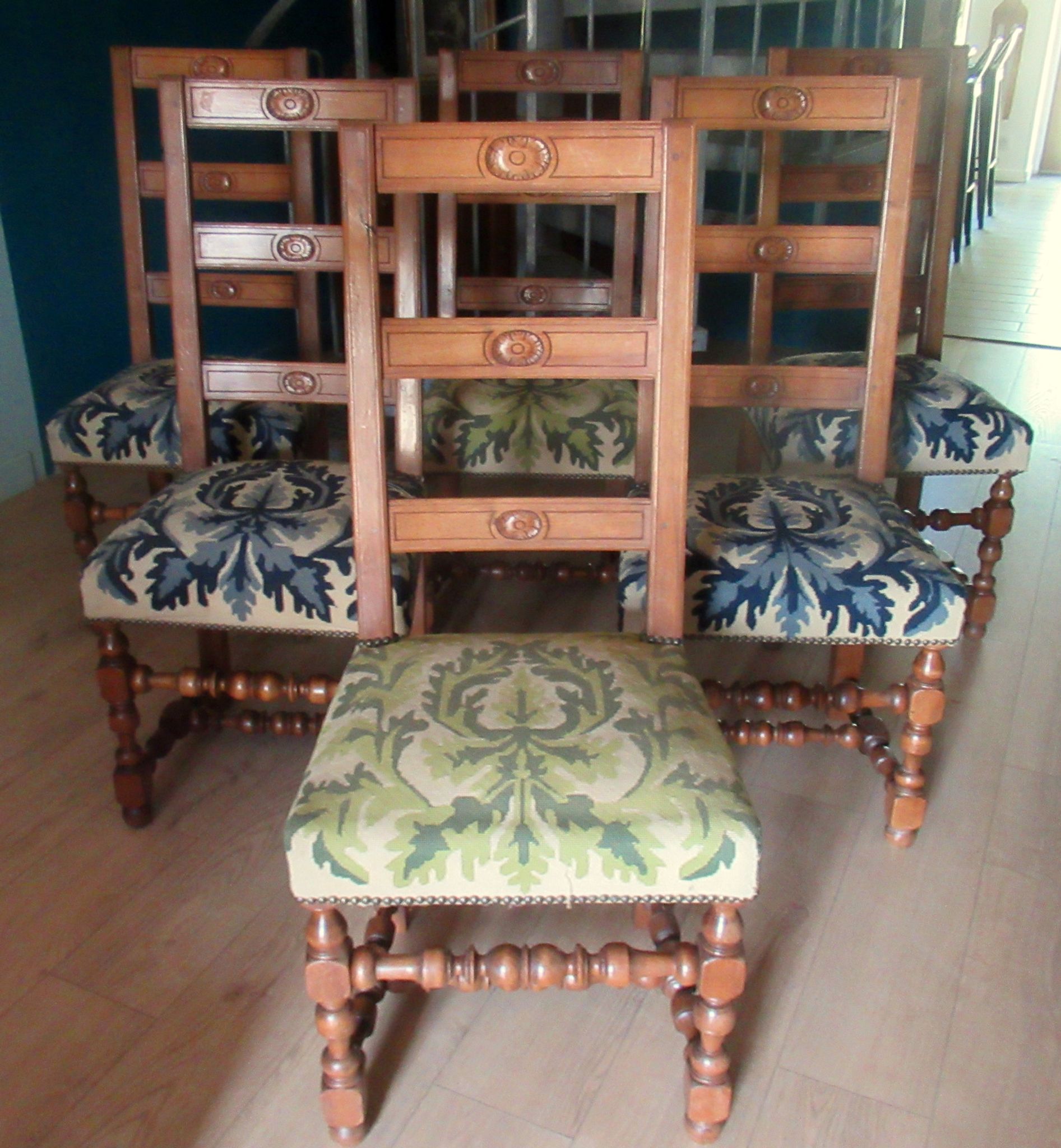 Series of 6 Louis XIII style chairs, in walnut