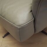 Leather swivel armchair, Italian design, 1990s, manufacture: Natuzzi