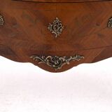 Commode marquetée de style, France.