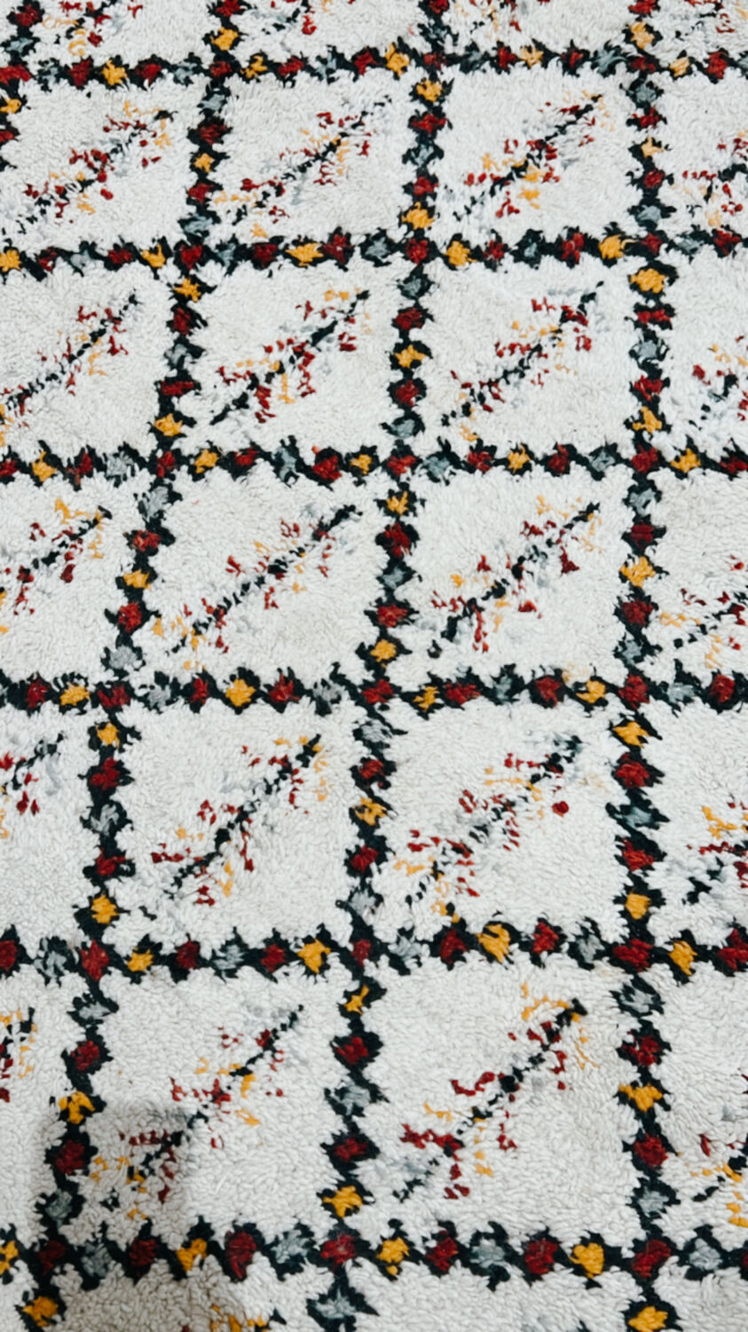 Vintage moroccan ouarain berber rug