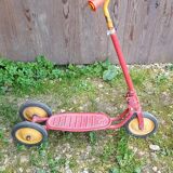 Ancienne trottinette nordy enfant métal rouge années 70 vintage