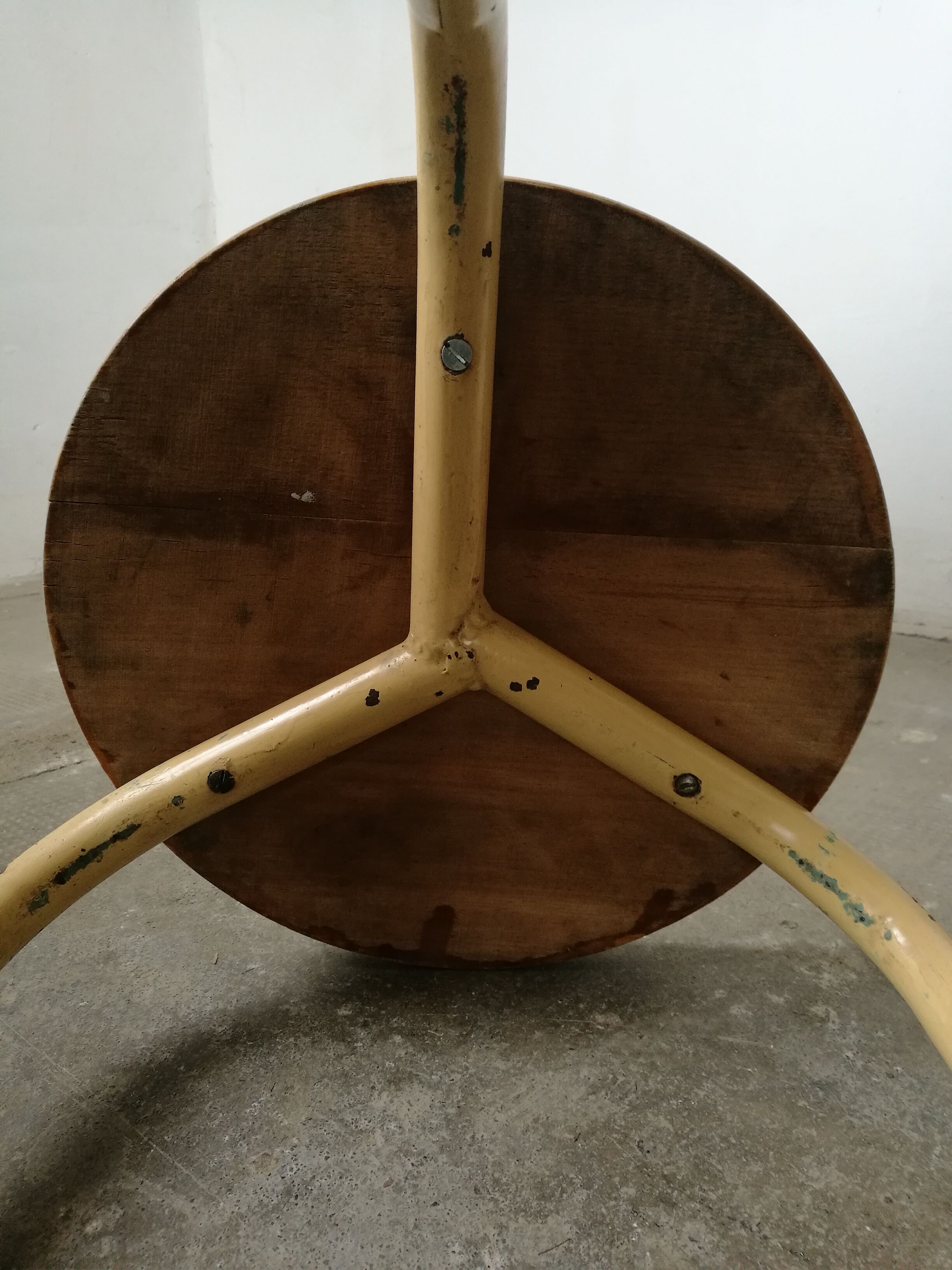 Tripod stool