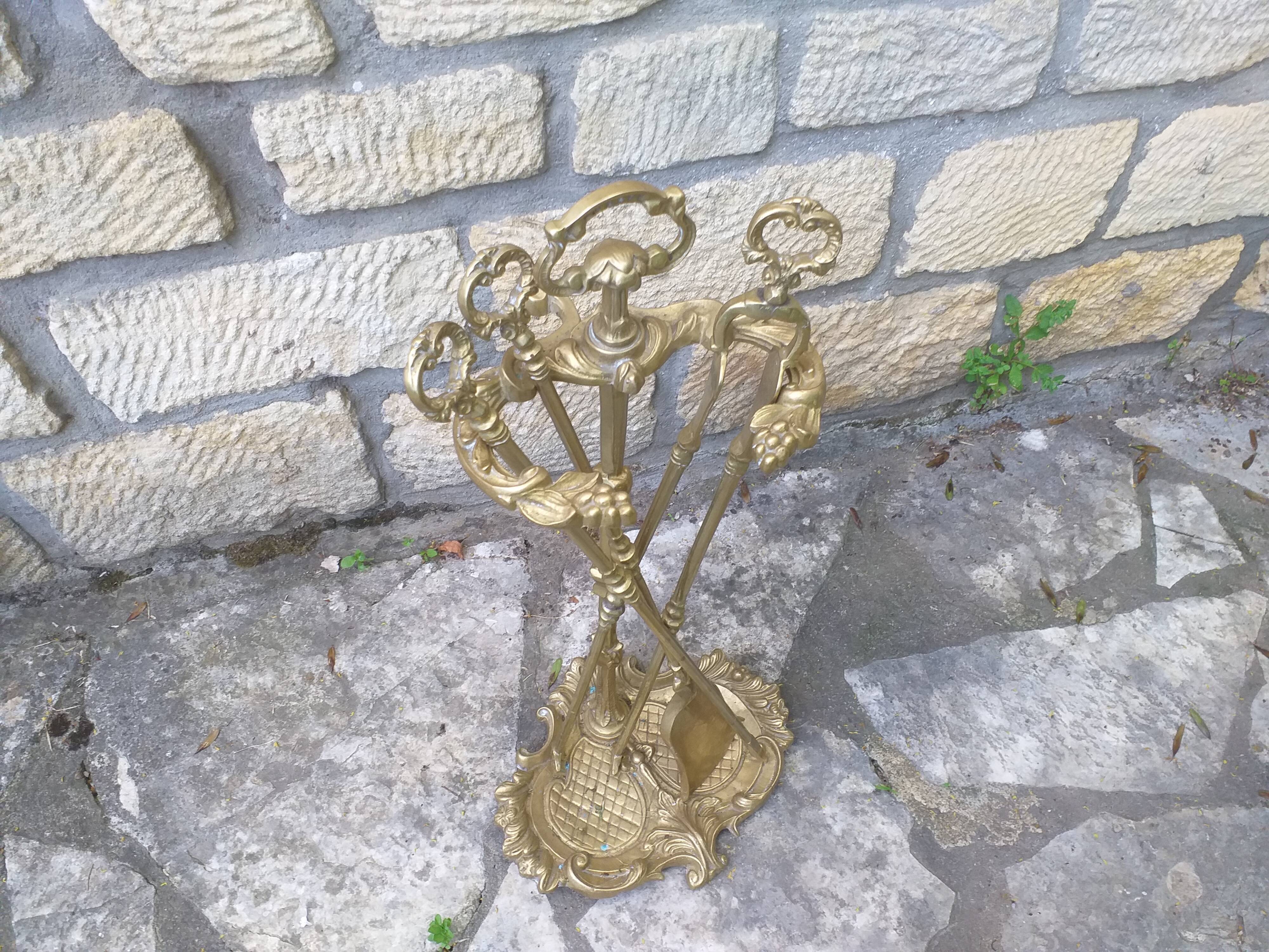 Bronze fireplace servant