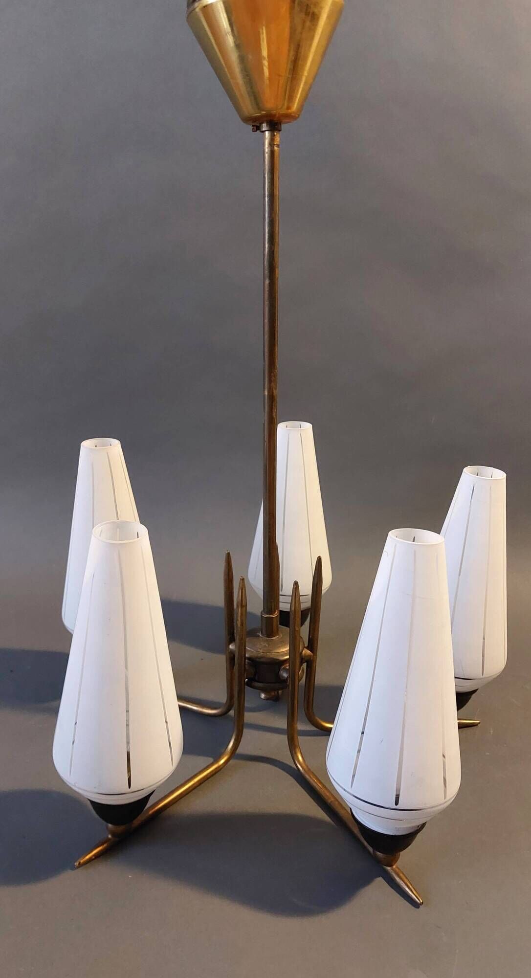 Chandelier in gilded brass and opaline with 5 lights 1960 Vintage.