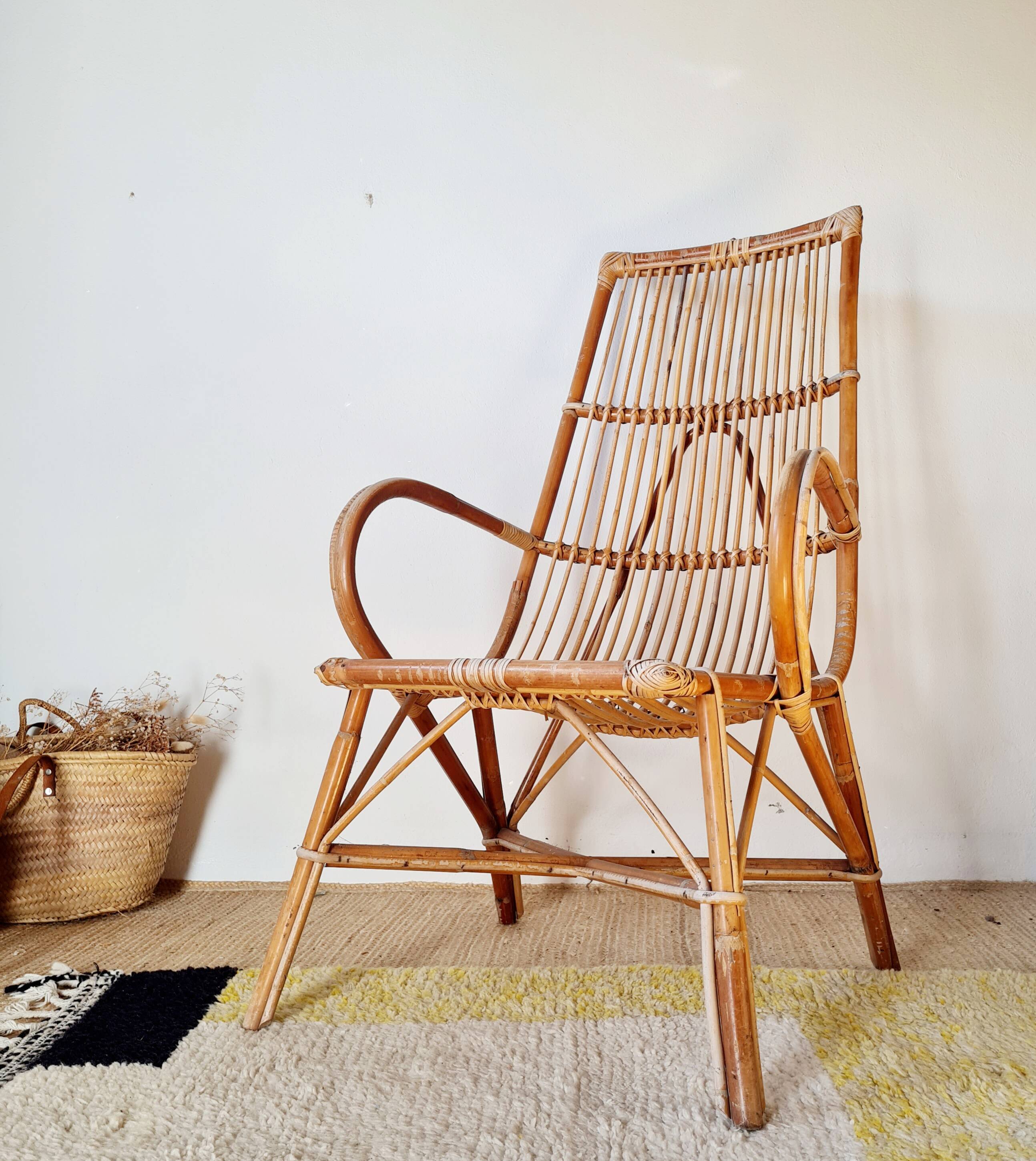 Fauteuil ancien en rotin large dossier