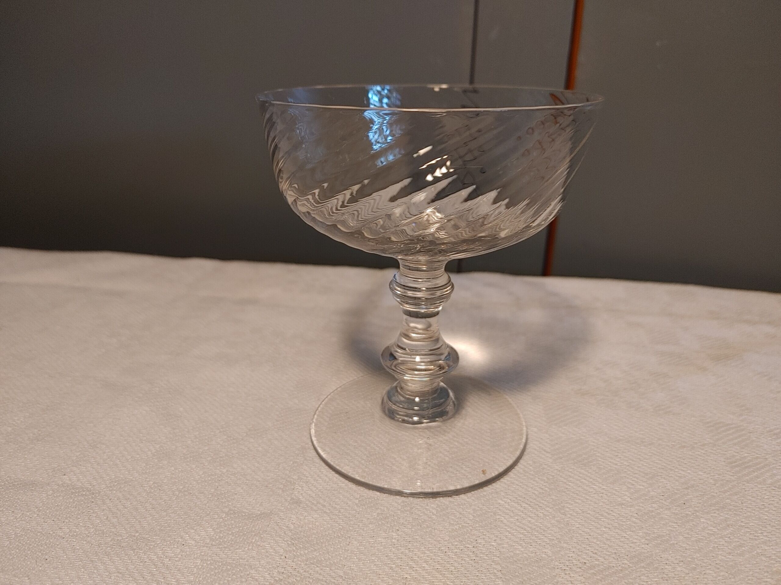 Set of 4 Baccarat crystal champagne glasses XXth