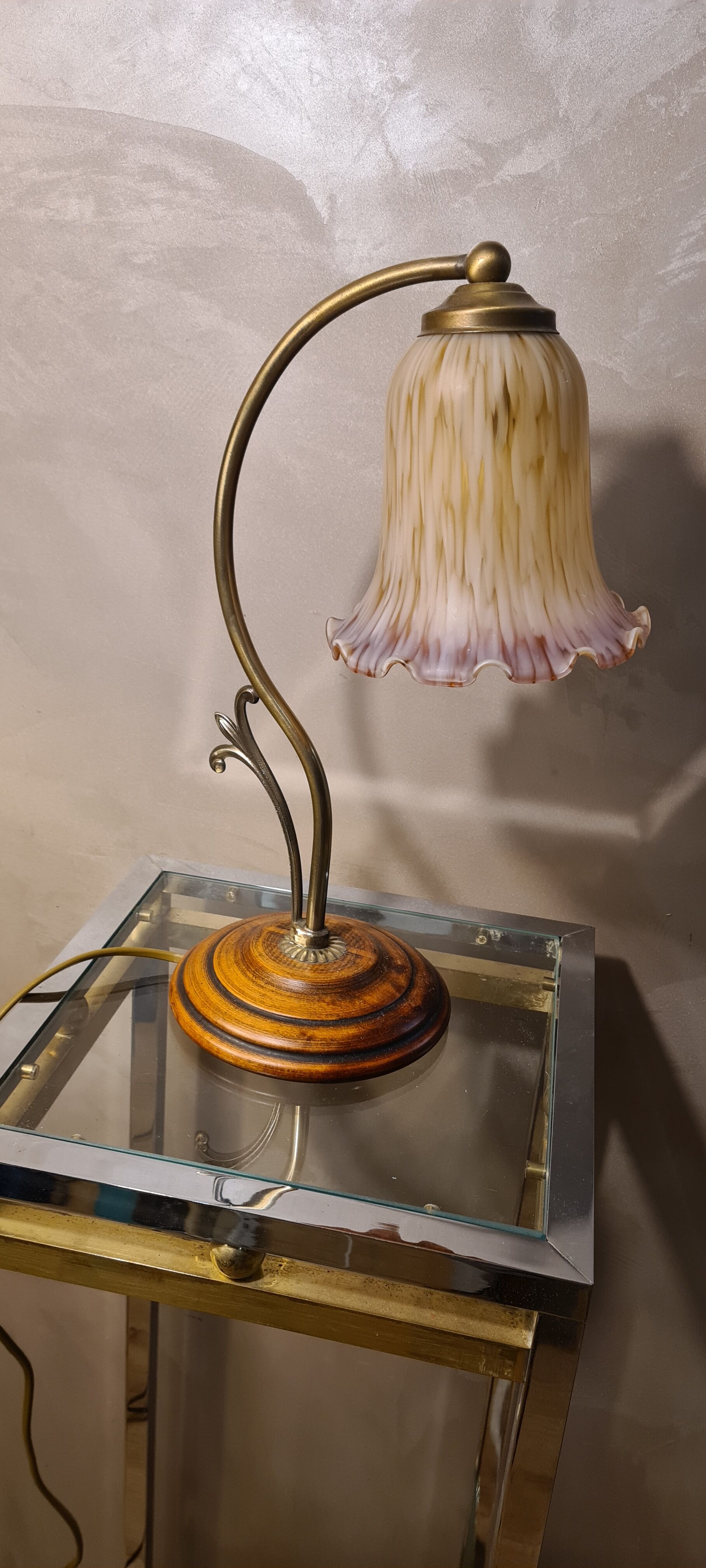 Brass tulip lamp
