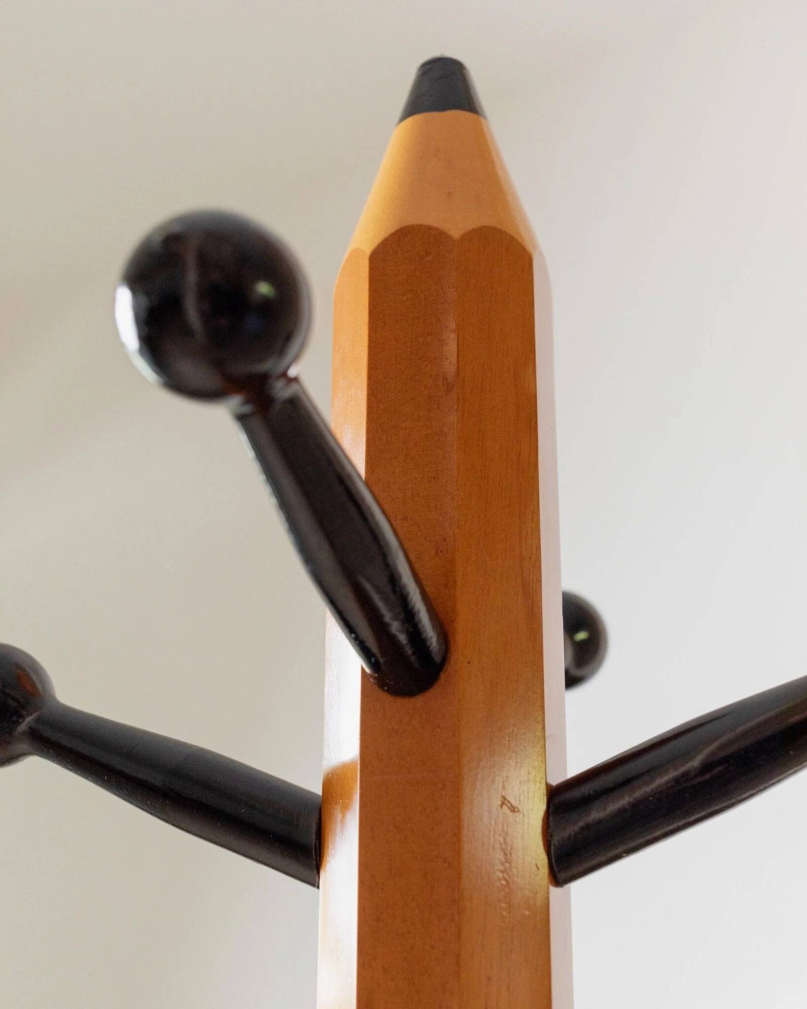 Orange wood Memphis-style Pencil Coat Rack, XL vintage 1980s, Italy by Artema
