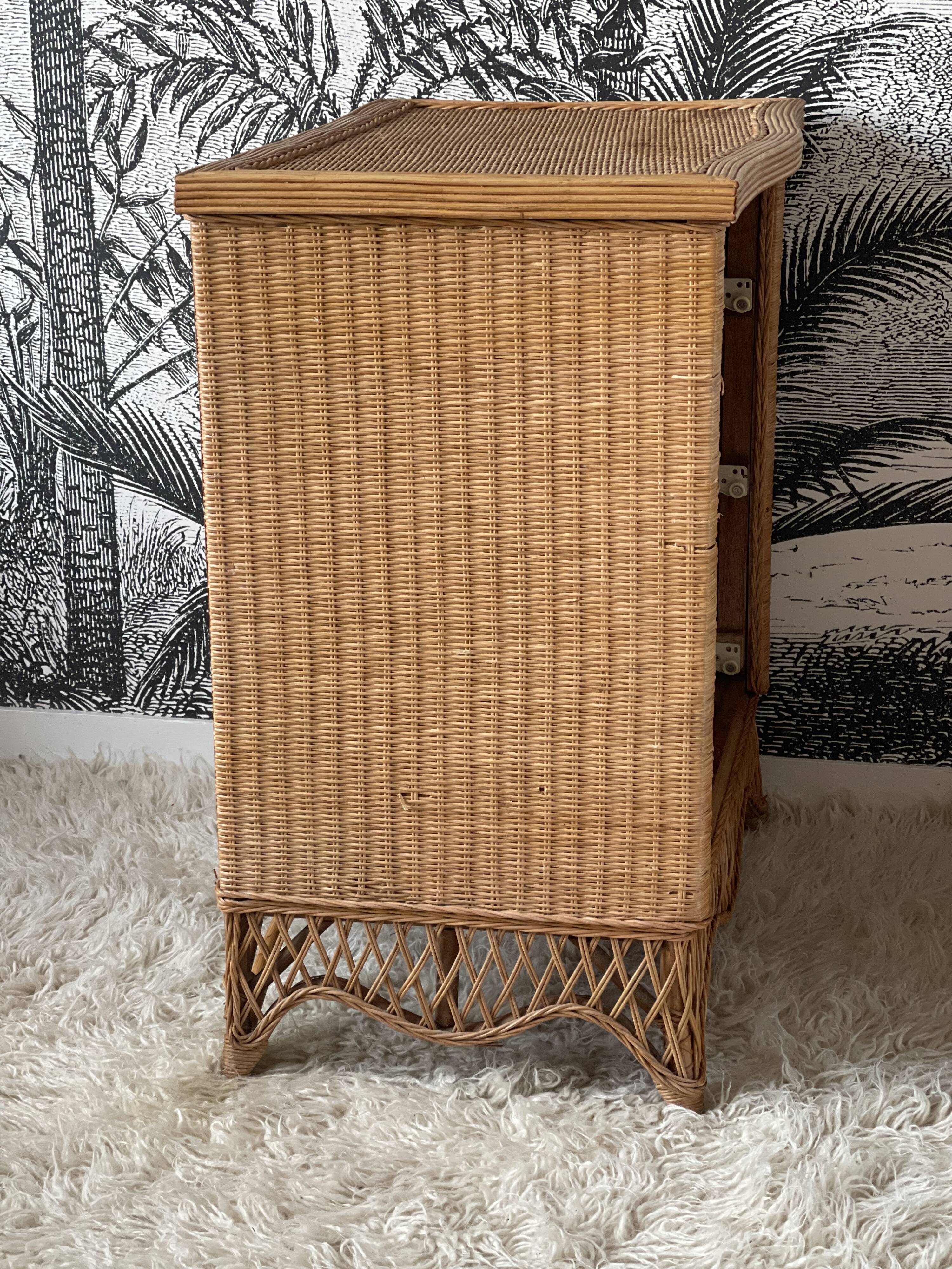 Commode vintage en rotin