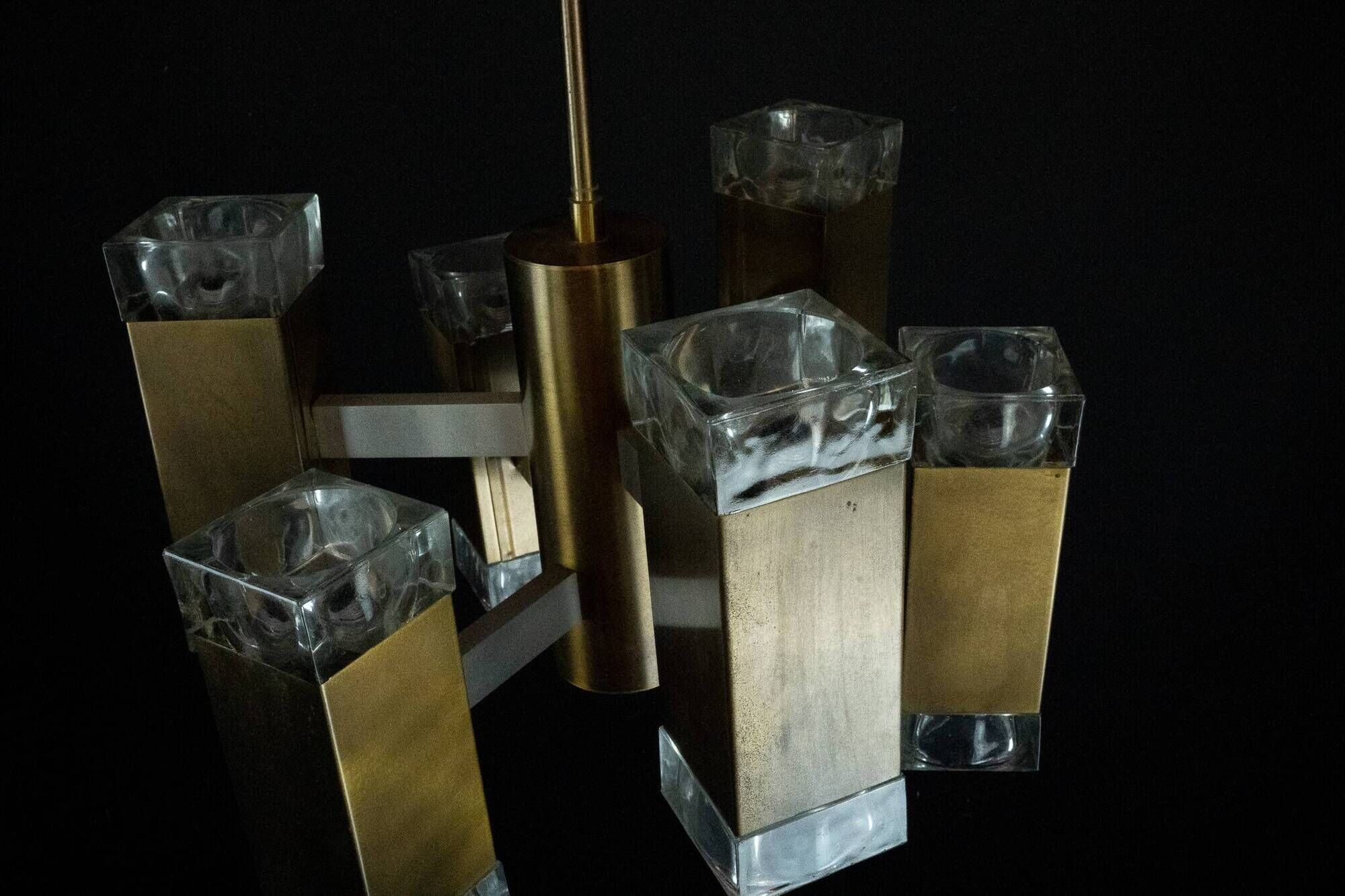 Italian glass and brass 12 lights chandelier produced by Sciolari in the 70