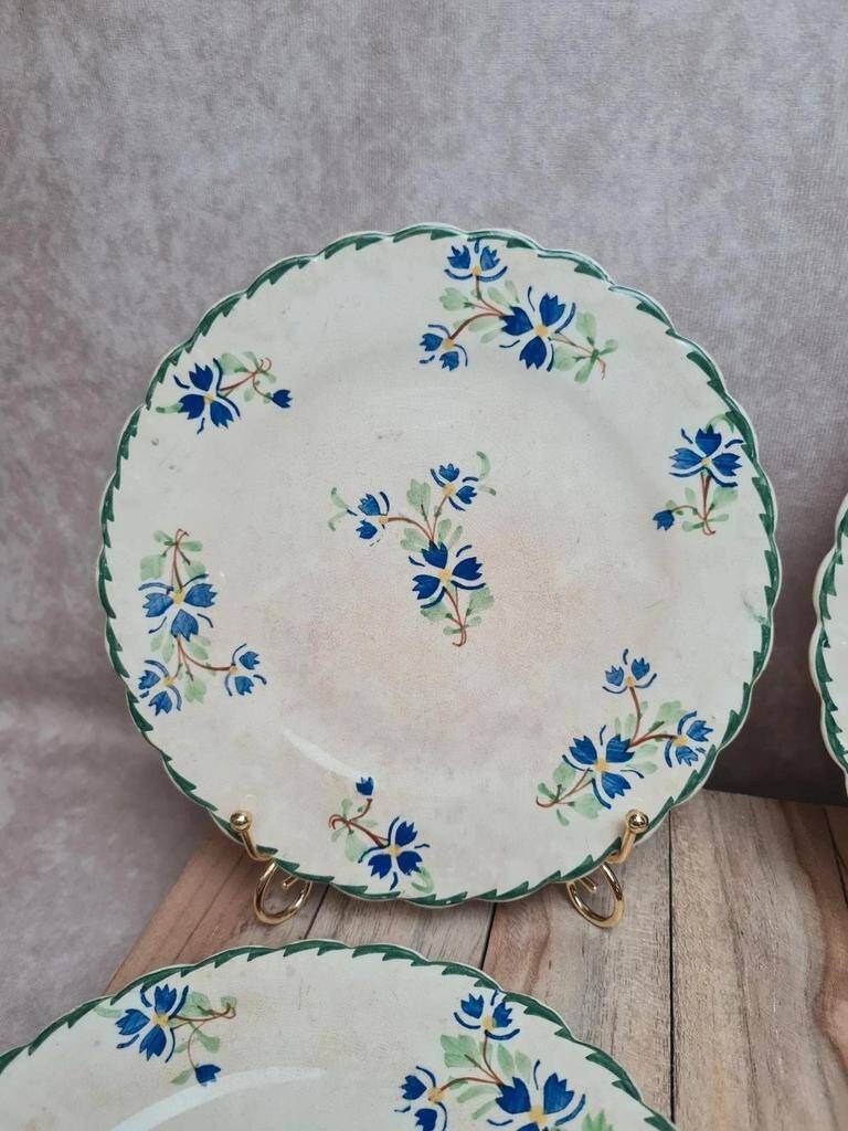 Set of 4 antique dessert plates in ironstone, with blue and green floral decoration.