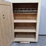 Bread cabinet with glass spice containers