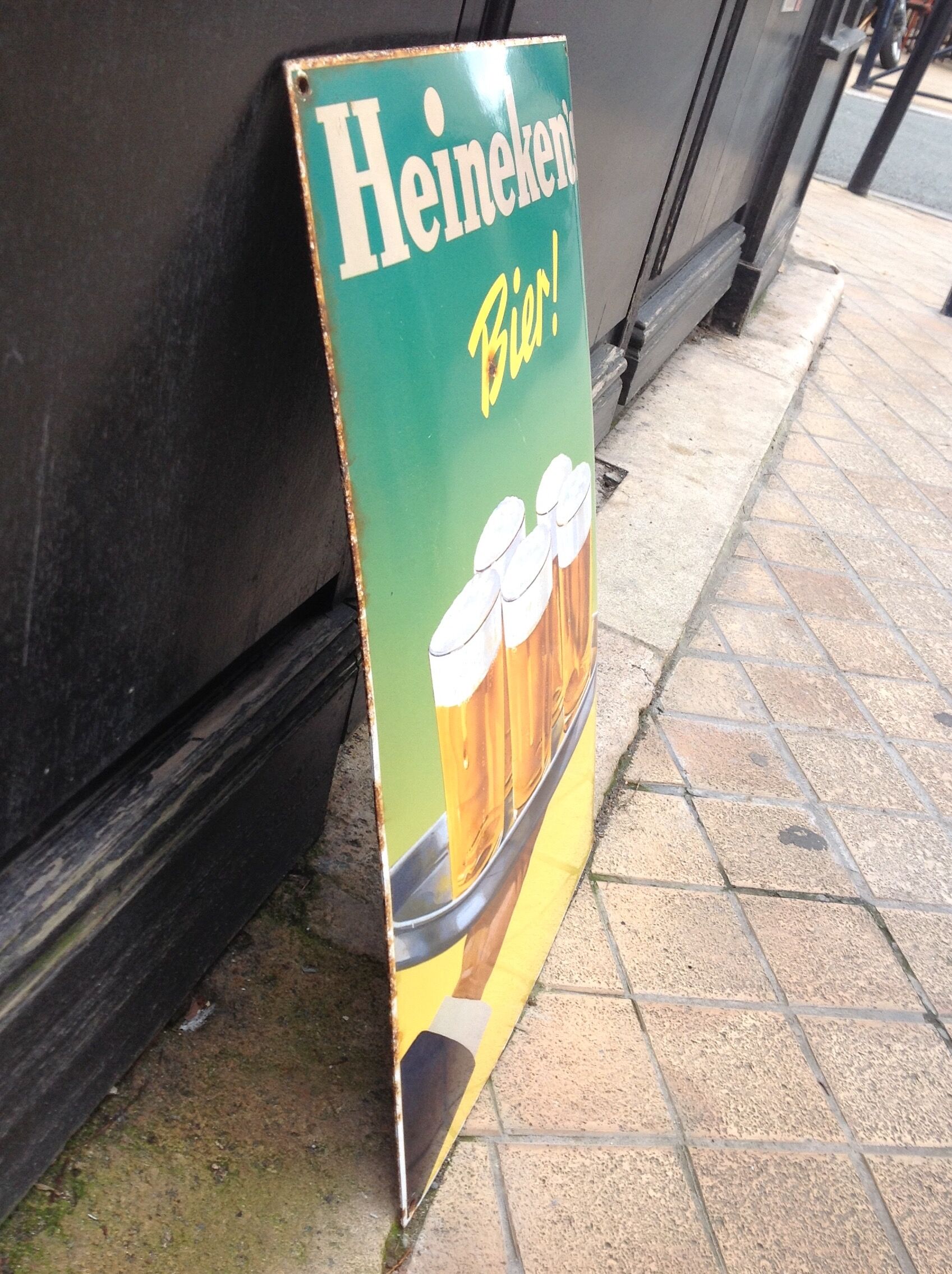 Heineken's enamelled plate