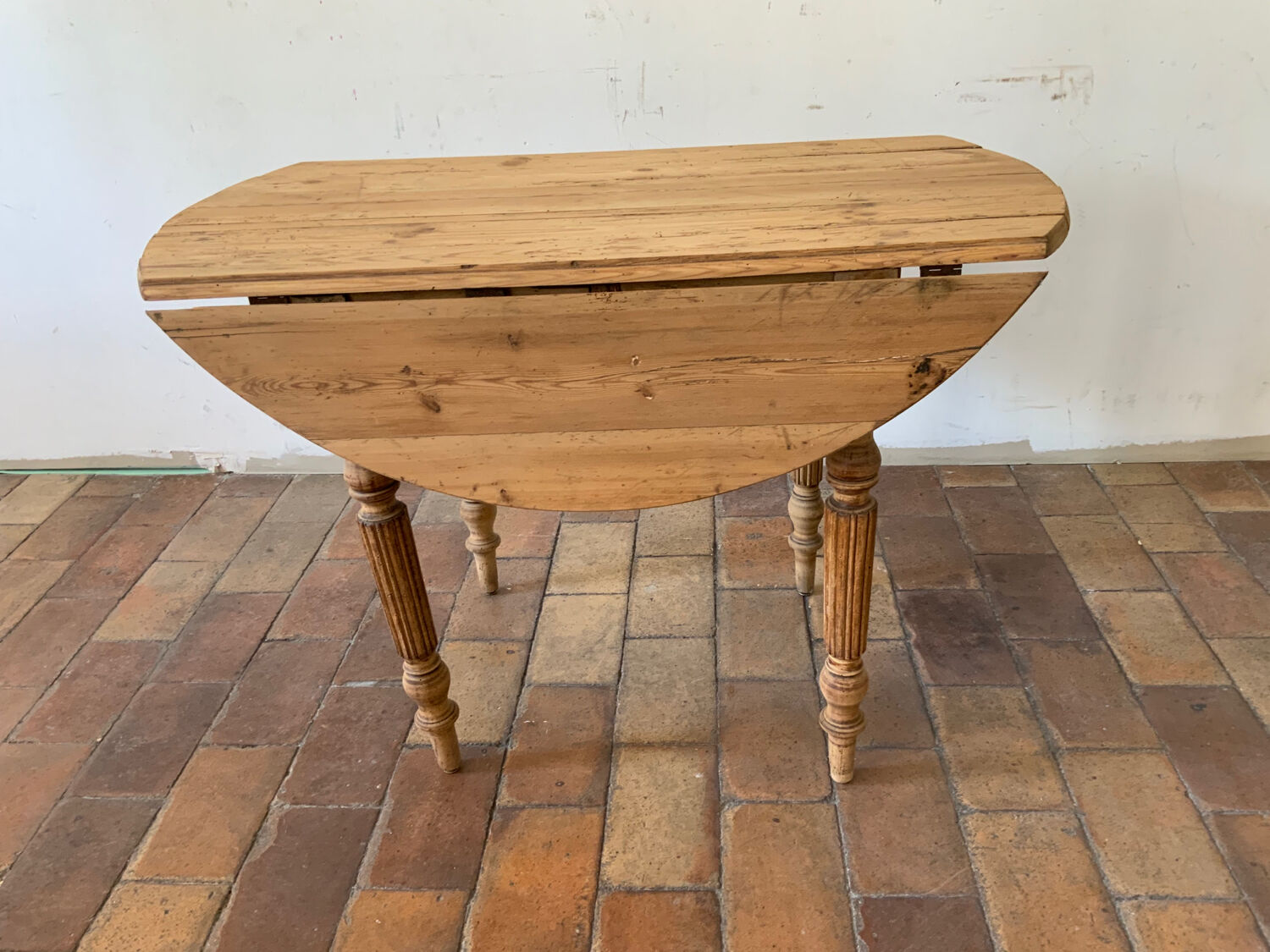 Table Louis Philippe