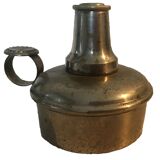 Small gasoline lamp with metal finger