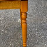 Extendable wooden kitchen table in solid wood and tiles