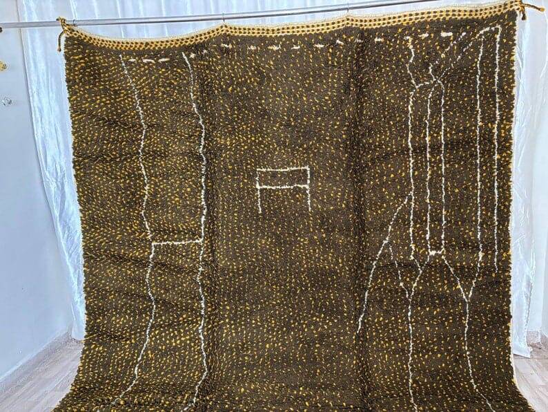 Moroccan Berber rug made of pure wool, handcrafted, size 140 x 260 cm.