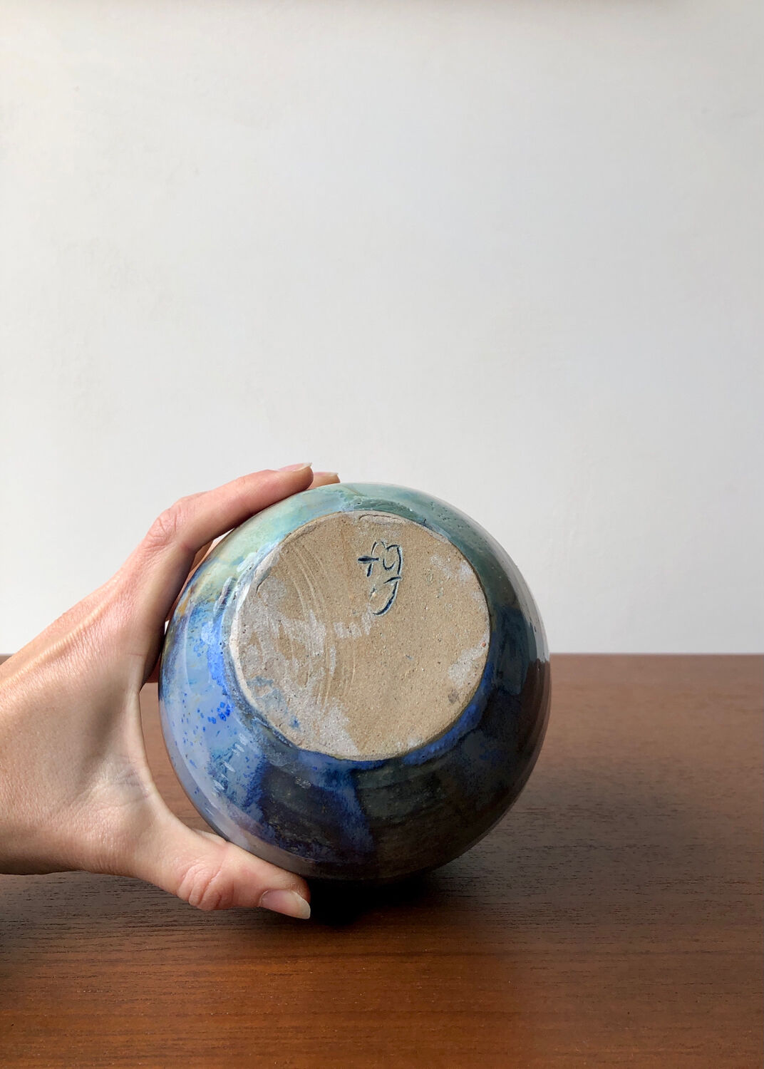 Vase émail bleu et beige