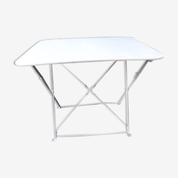 Rectangular folding metal garden table