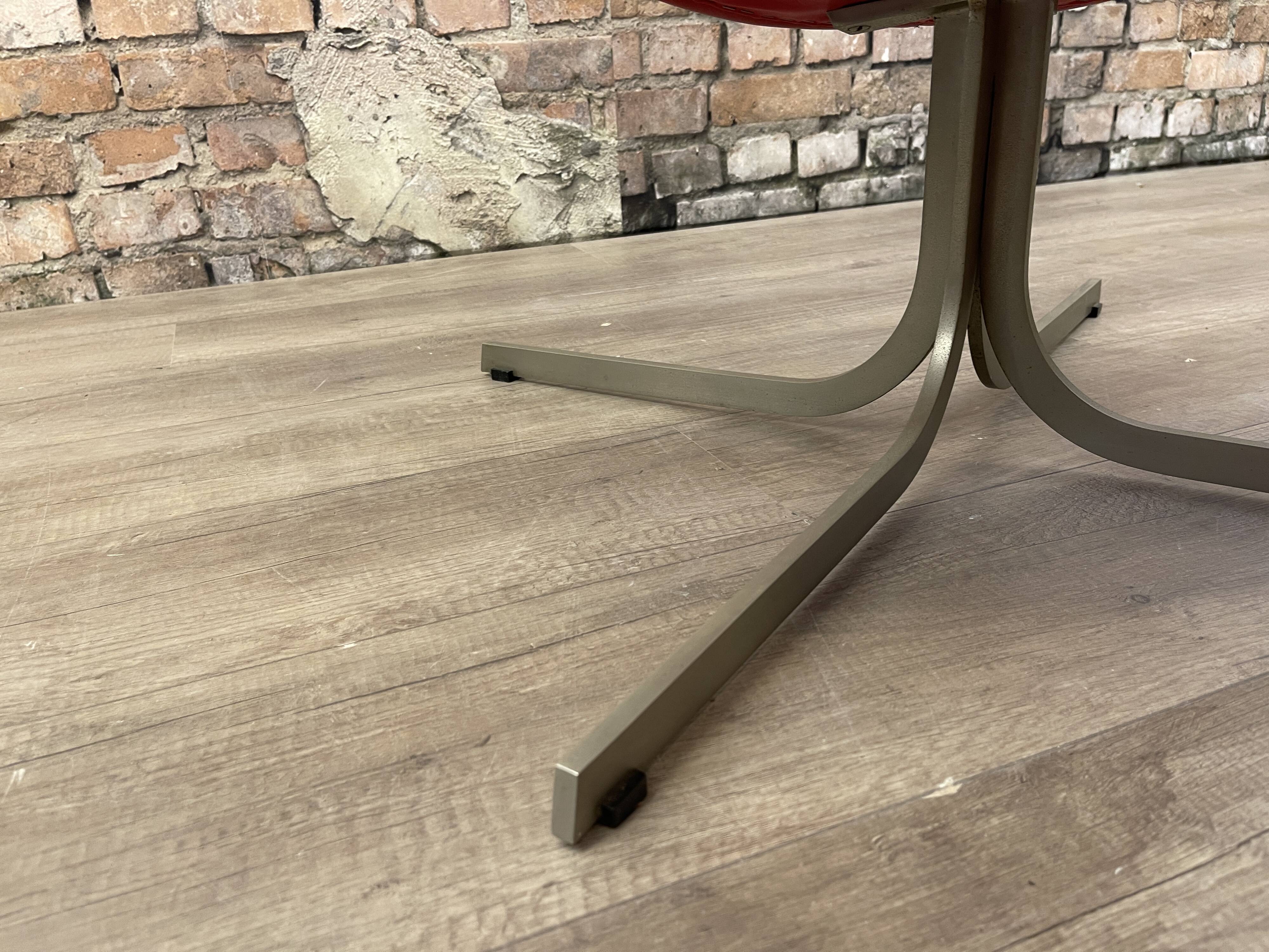 First edition "Big Tulip" Artifort model F551