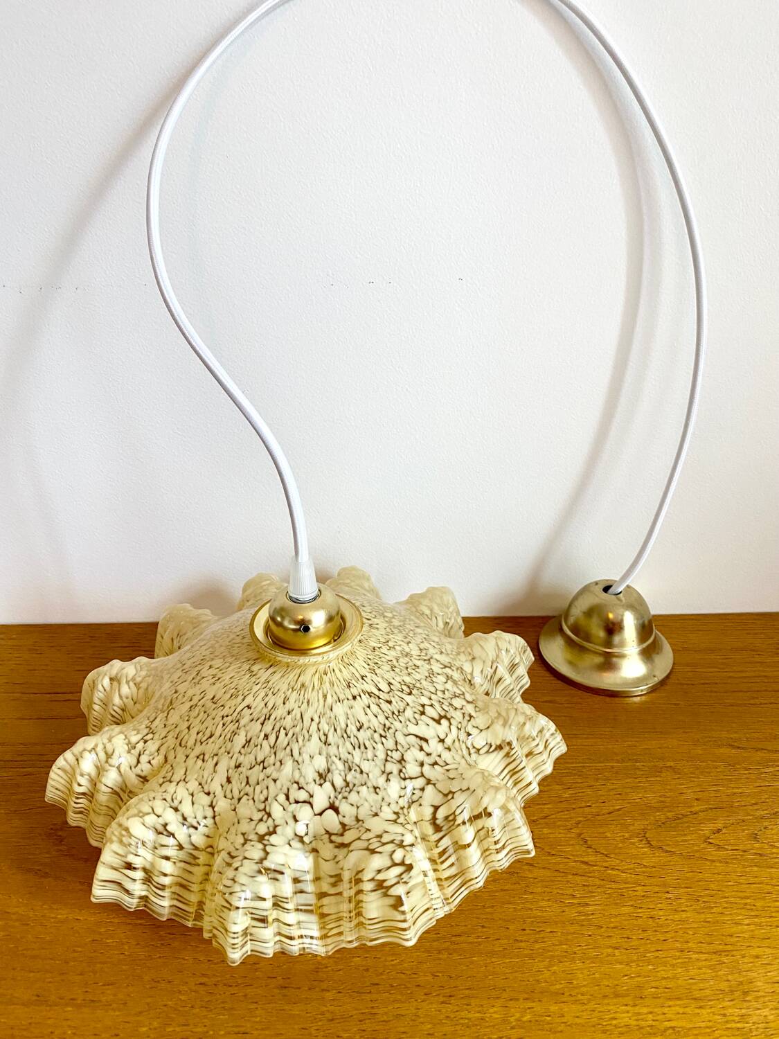 Serrated pendant lamp in Clichy glass