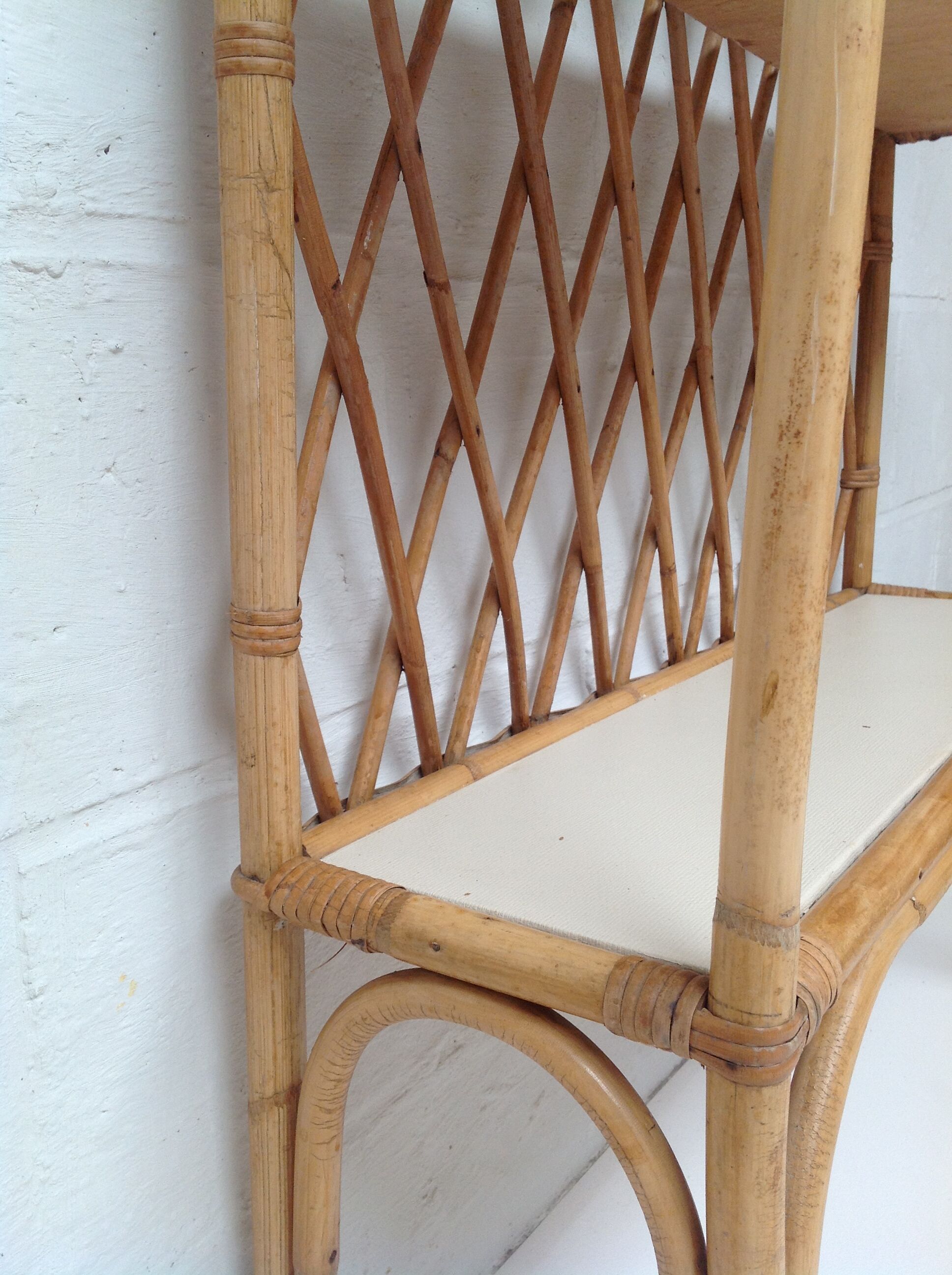 Bookcase shelf in bamboo and vintage rattan