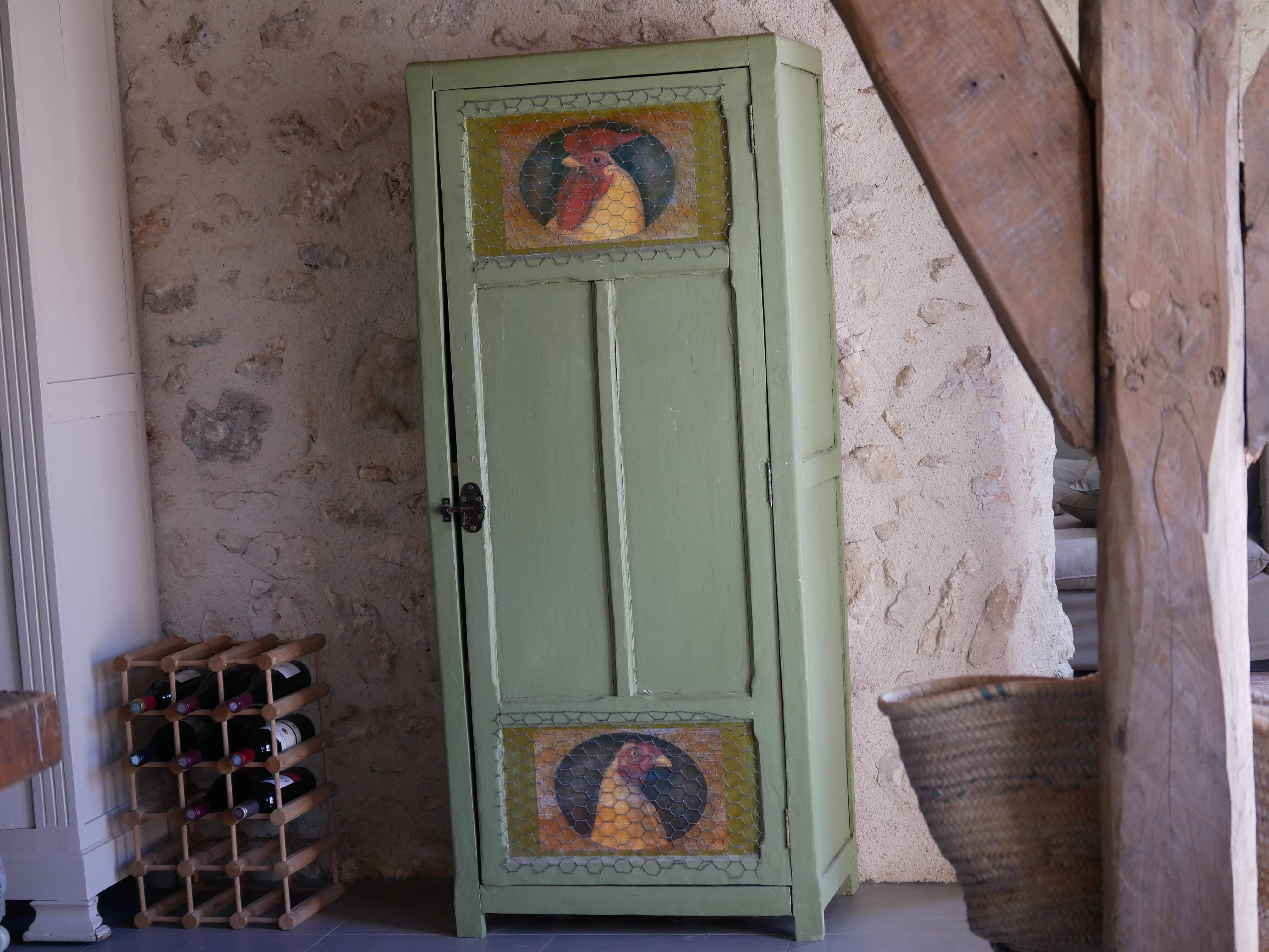 Armoire parisienne